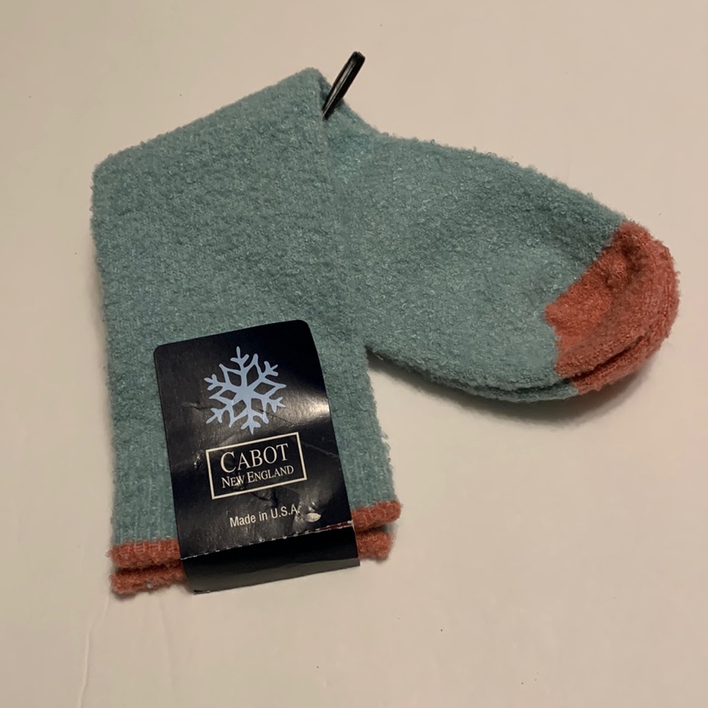 NWT CABOT NEW ENGLAND SOCKS SIZE 9-11 MADE IN USA